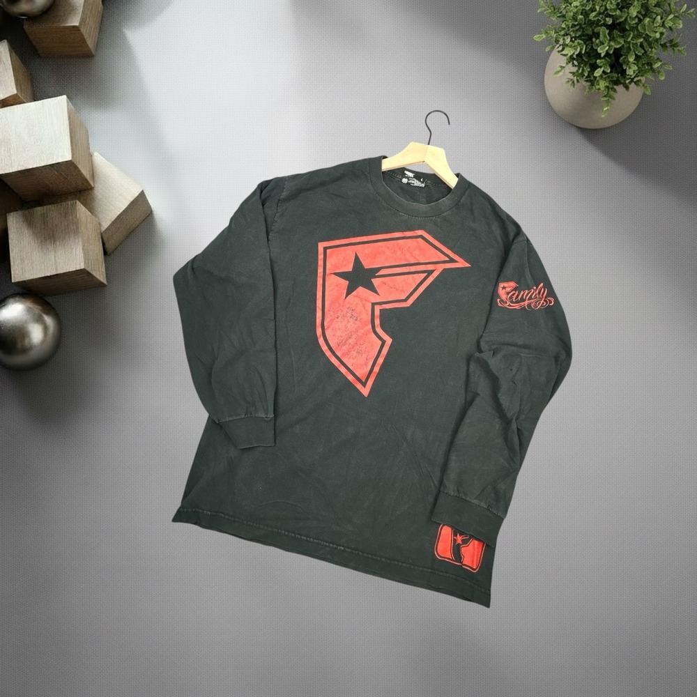 Vintage Famous Stars and Straps Long Sleeve T-Shirt Black Red Y2K Skater Mens L